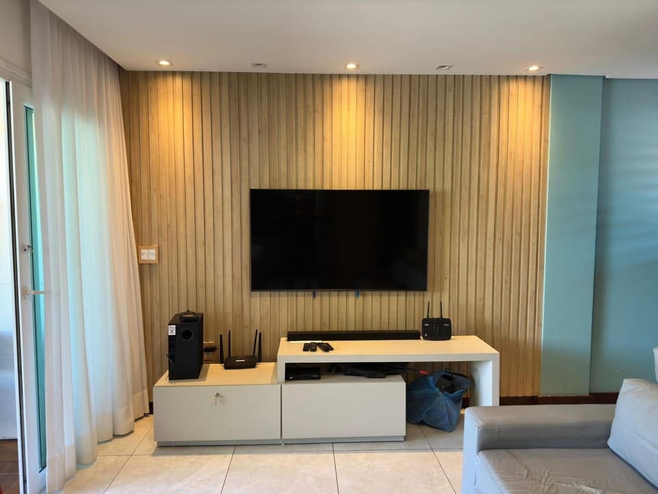 Communal lounge/ TV room, TV and multimedia, Living room, hair dresser