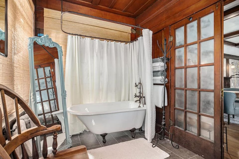 Oak Suite House in Berkeley