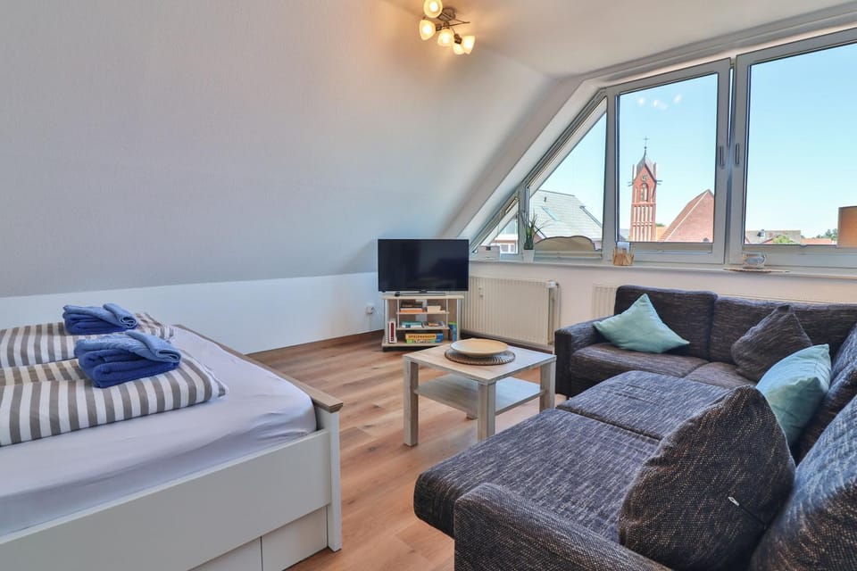 TV and multimedia, Living room, Bedroom