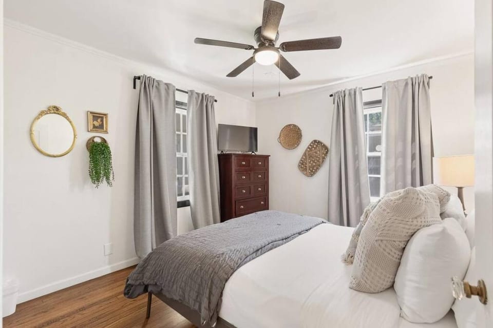 Tulsa Home Sweet Home | King Bed • Near Expo•TU•DT House in Tulsa