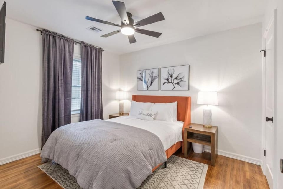 Trendy in Tulsa | King Bed • Expo • TU • Downtown House in Tulsa