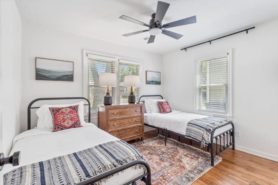 Trendy in Tulsa | King Bed • Expo • TU • Downtown House in Tulsa