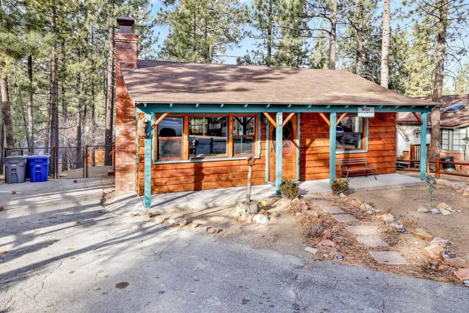 Kozy Cabin at Big Bear- Log Cabin Retreat Cottage Cabin in Big Bear