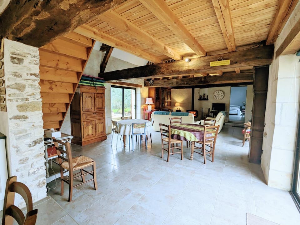 Séjour paisible au cœur du Berry : maison familiale moderne, cheminée, jardin, et SPA à Cléré-du-Bois. - FR-1-591-563 House in Centre-Val de Loire