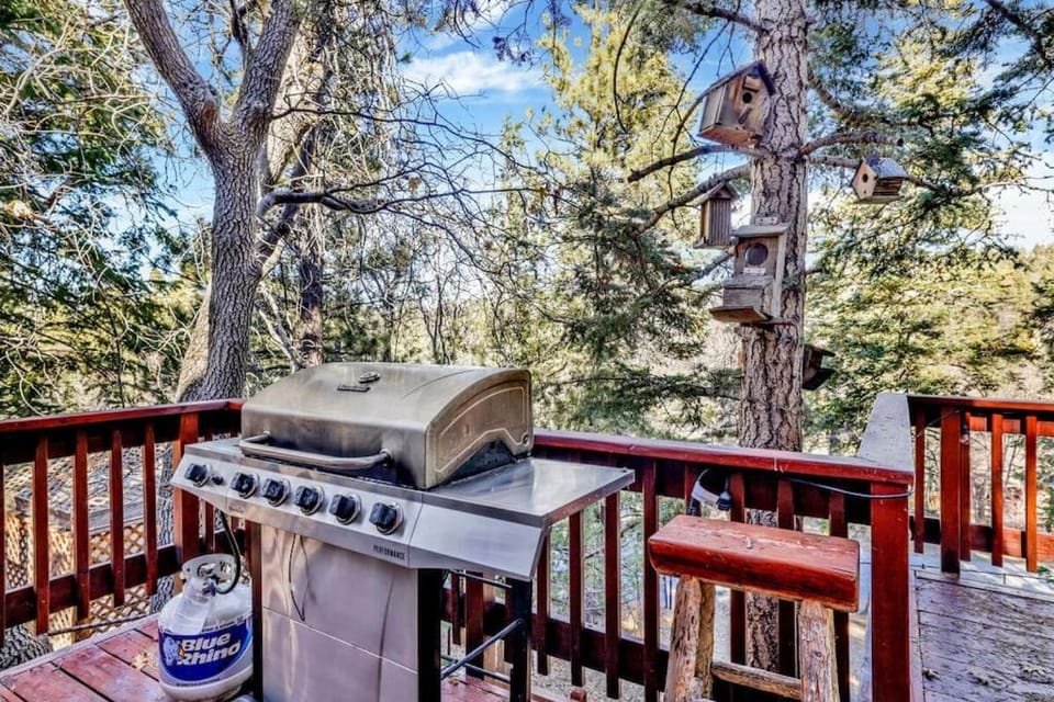 Natures Delight Big Bear~ Hot Tub~ Resort Chalet~ House in Big Bear