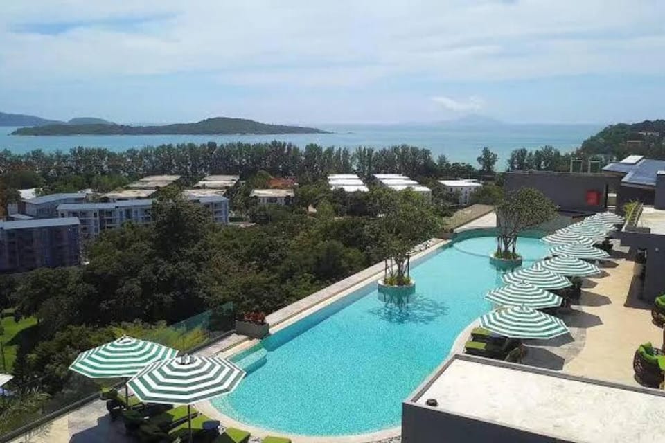 Day, Natural landscape, Pool view, Sea view, Swimming pool