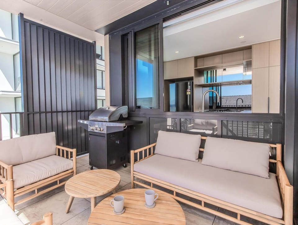 Hemingway Palm Beach - Premium Oceanview Apartments by Burleigh Letting Apartment in Palm Beach