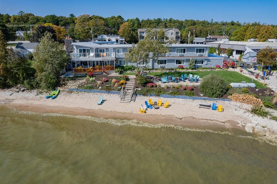Beachfront Inn Inn in Door County