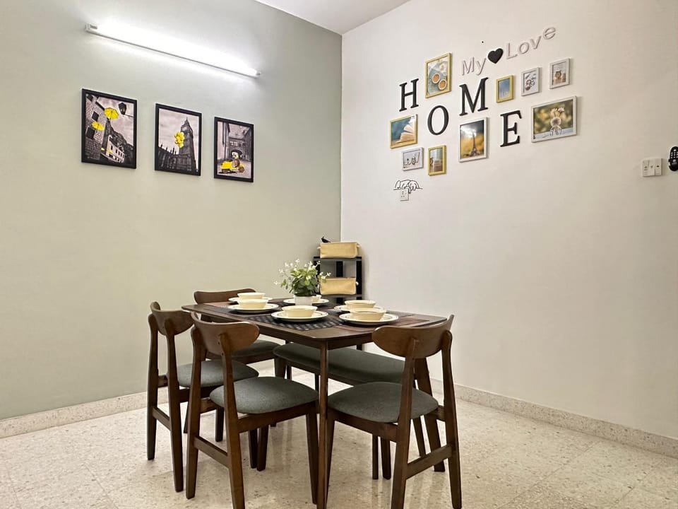 Decozy Ten Ipoh Bercham 13 pax Plus House in Ipoh