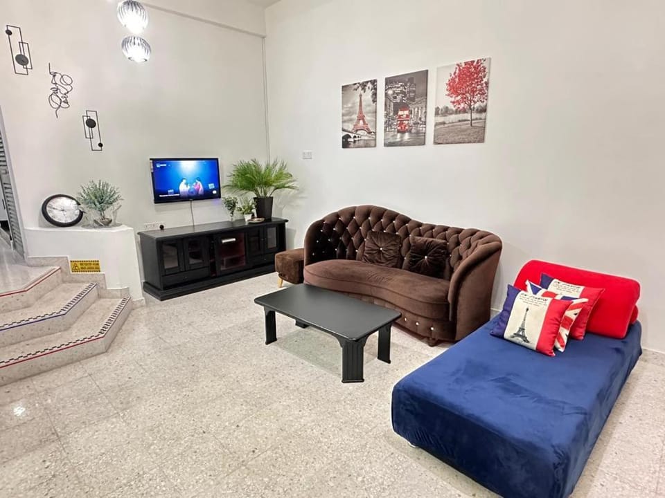 Decozy Ten Ipoh Bercham 13 pax Plus House in Ipoh