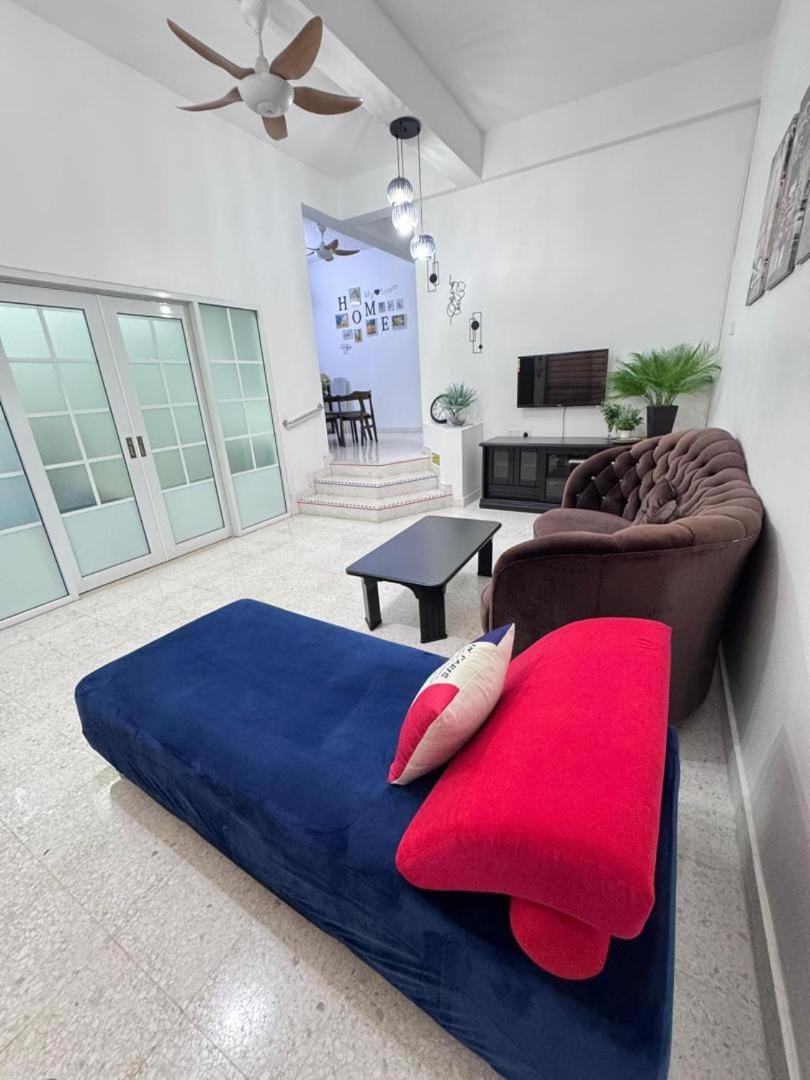 Decozy Ten Ipoh Bercham 13 pax Plus House in Ipoh