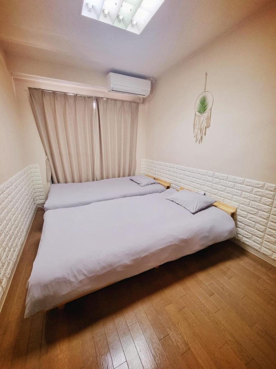 Bed, Photo of the whole room, Bedroom, air conditioner
