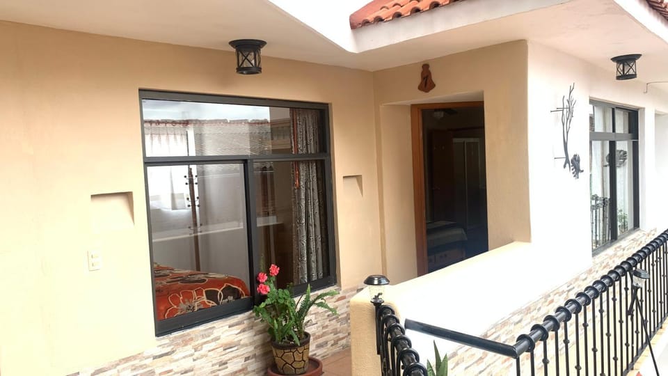 Facade/entrance, Balcony/Terrace