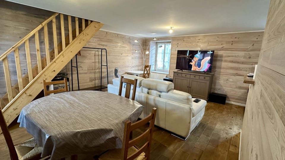 TV and multimedia, Living room, Seating area