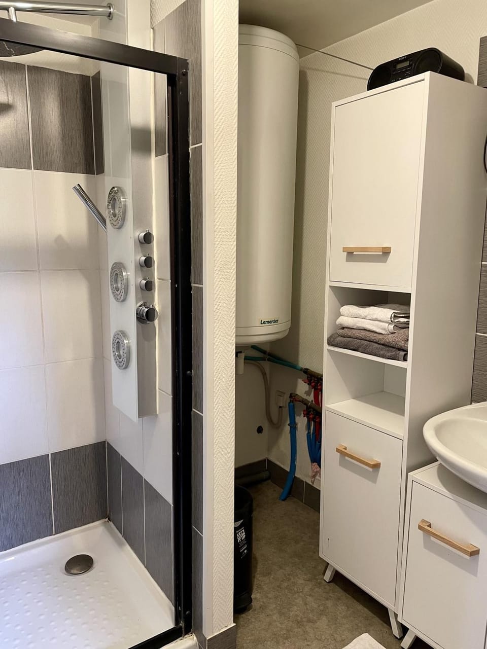 Shower, Bathroom