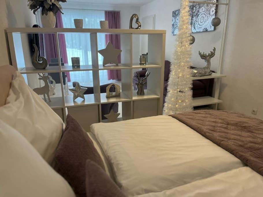 Bed, Living room, Photo of the whole room, Seating area, Bedroom
