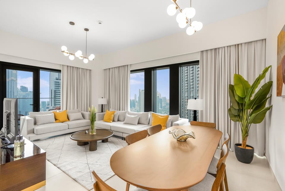 Living room, Seating area, Dining area