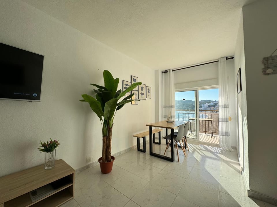 TV and multimedia, Balcony/Terrace, Living room, Dining area