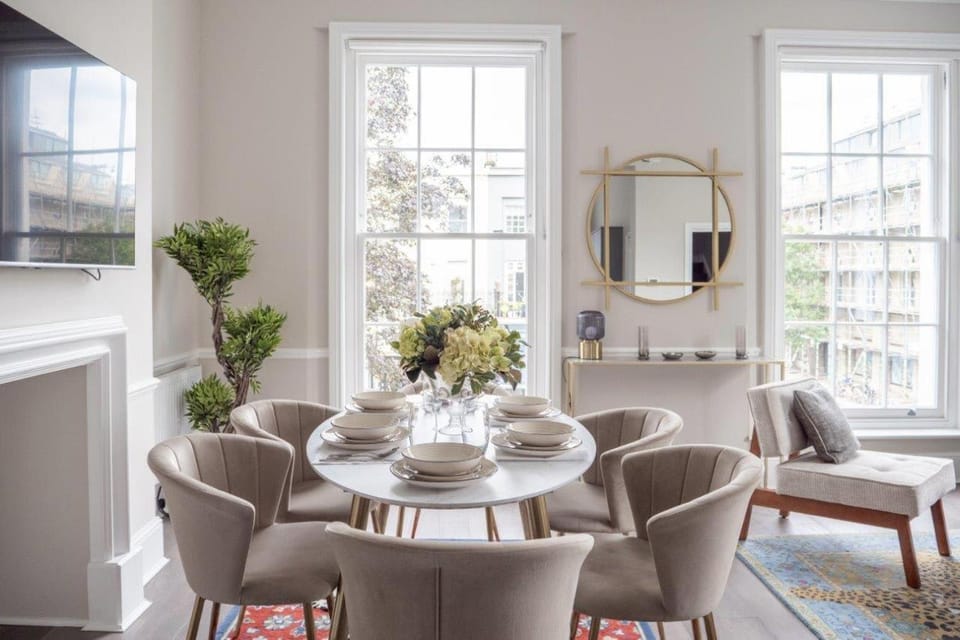 Spectacular flat located in prime Notting Hill House in City of Westminster