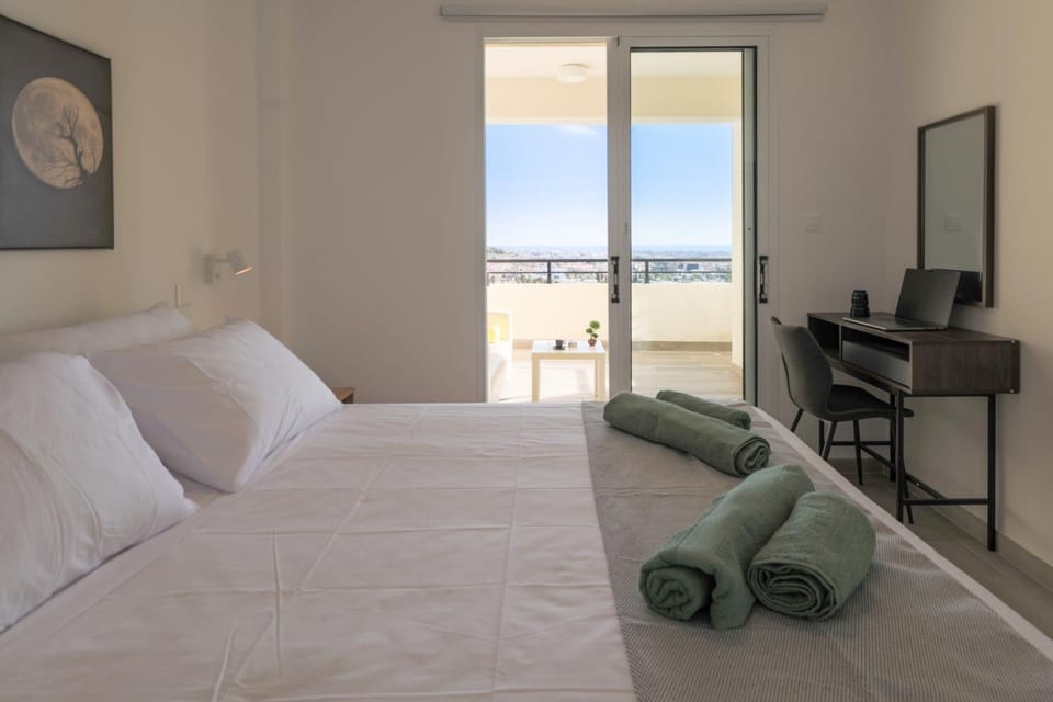 Bed, Bedroom, Sea view, hair dresser, towels