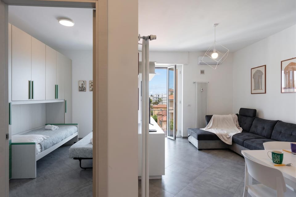 Casa Maestrale - Elegante con Balcone Vista Mare Apartment in Finale Ligure