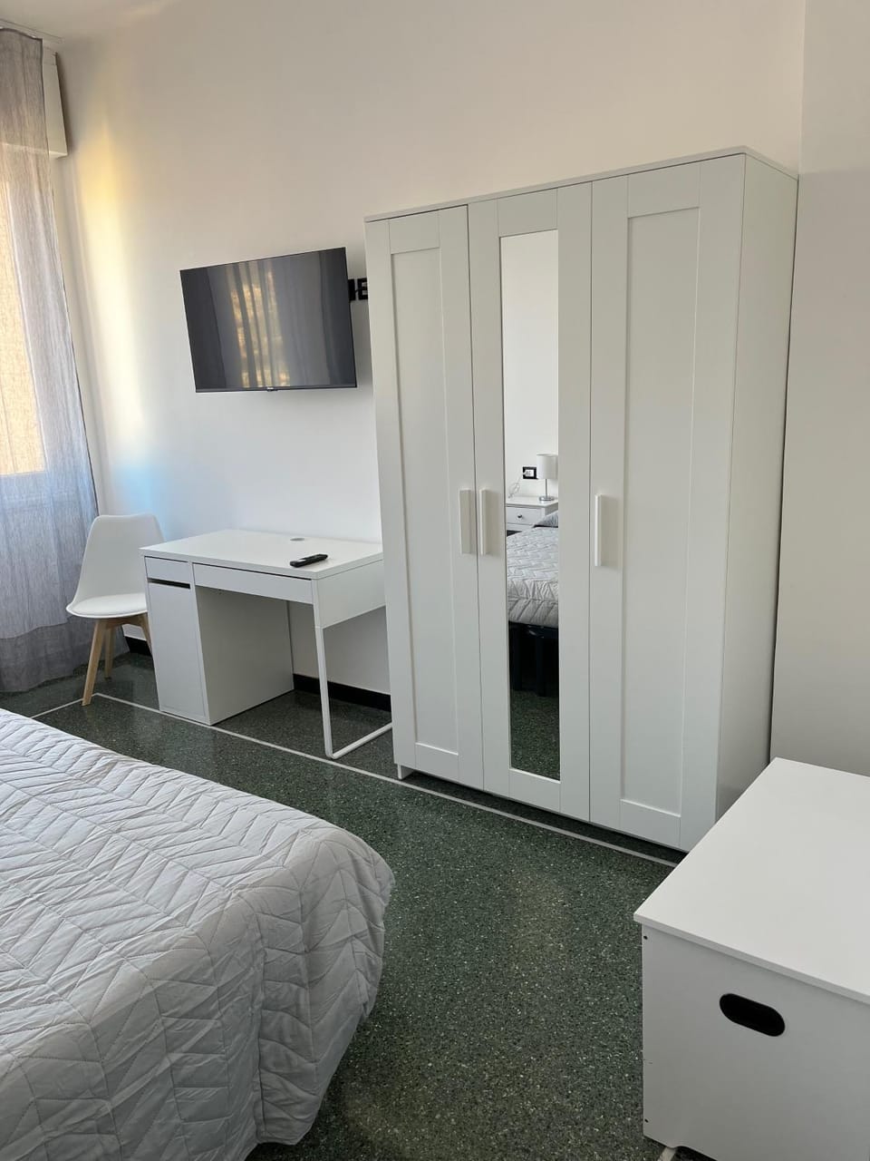 TV and multimedia, wardrobe