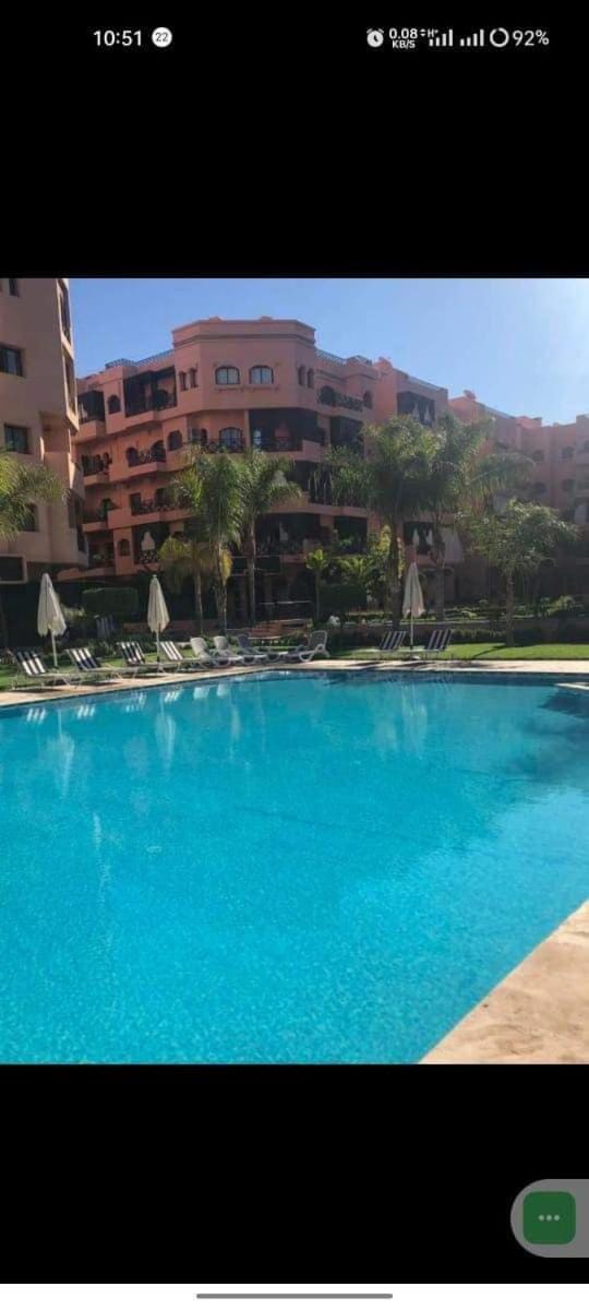 Appartement Ensoleillé vue Piscine Apartment in Marrakesh