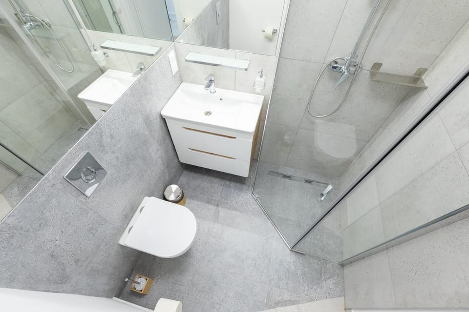 Shower, Toilet, Bathroom, towels