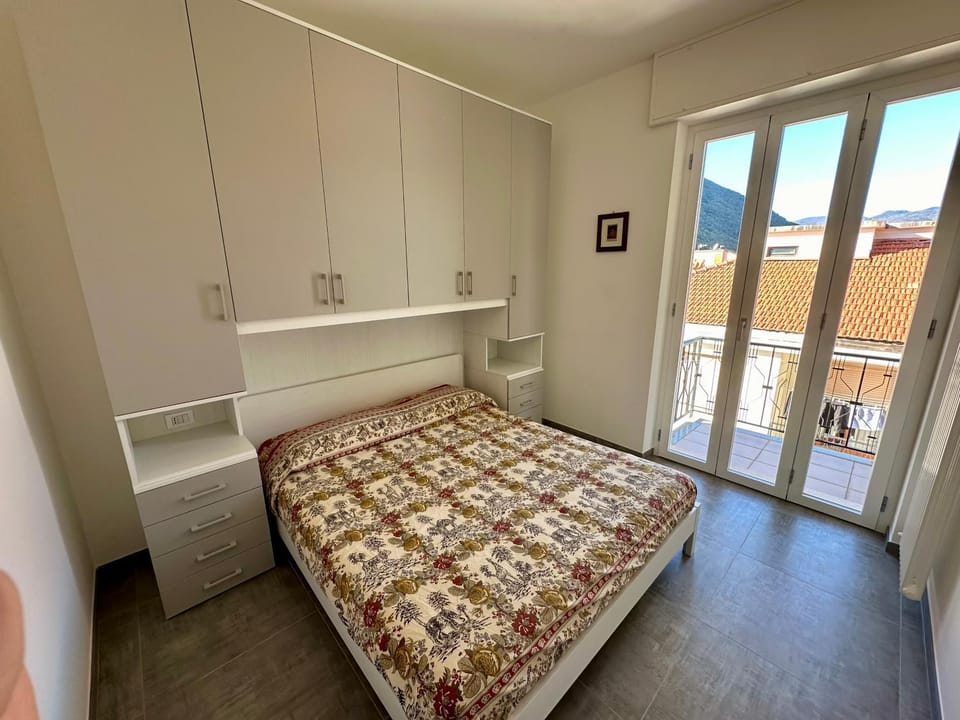 Bed, Photo of the whole room, Bedroom, internet