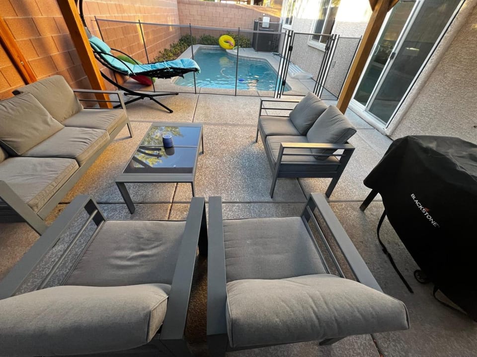 Seating area, Swimming pool