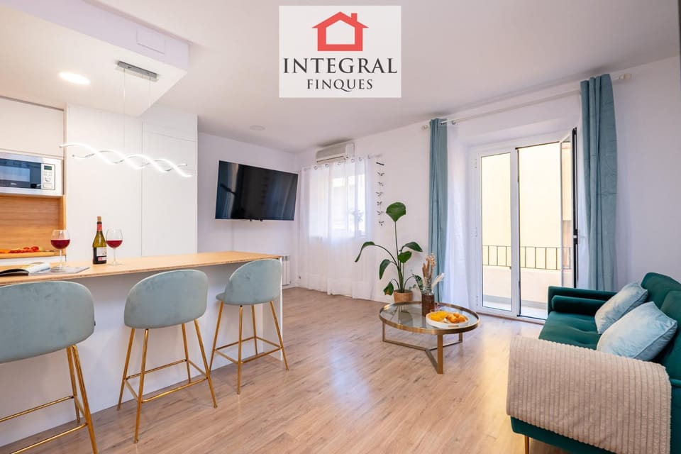 Communal lounge/ TV room, TV and multimedia, Kitchen or kitchenette, Living room, Seating area, Dining area, minibar