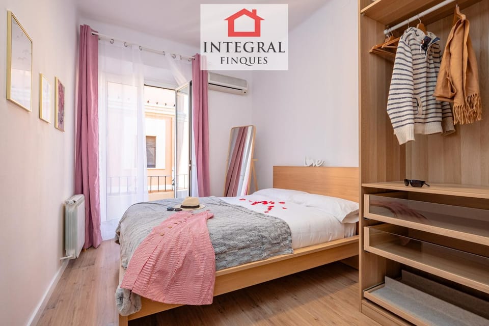 Bed, Photo of the whole room, Bedroom, wardrobe