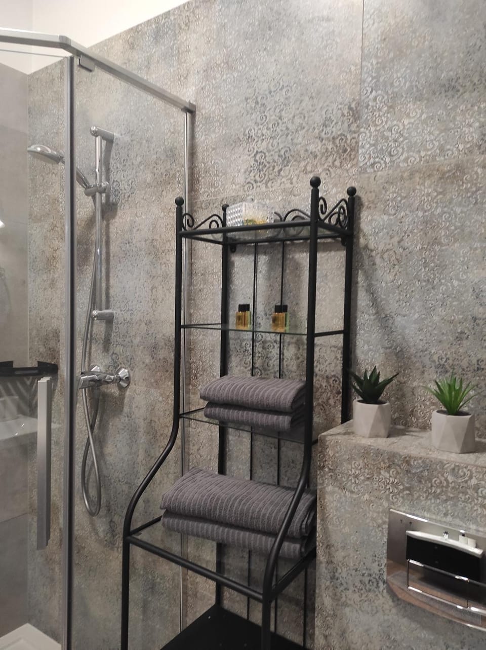 Shower, Bathroom
