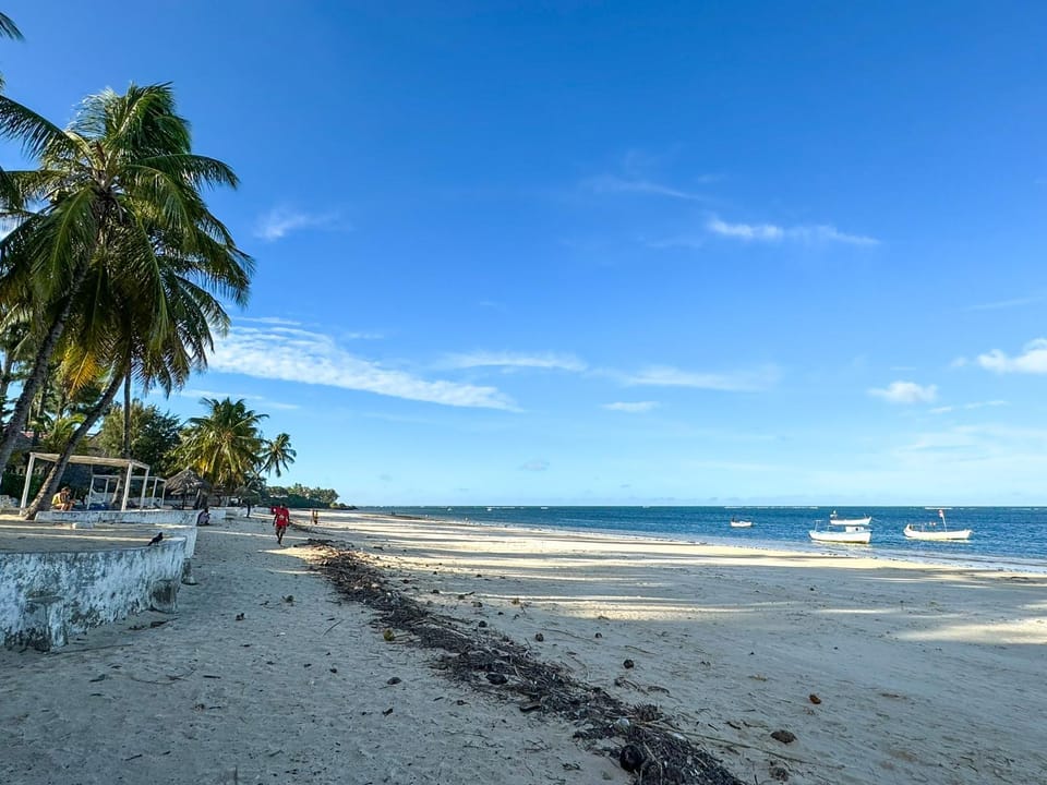 Kaleb's Beachfront Serviced Studio Apartments Apartment hotel in Malindi