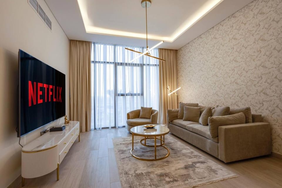 Elegant 2-BR Gem Quick Access Downtown Dubai Apartment in Dubai