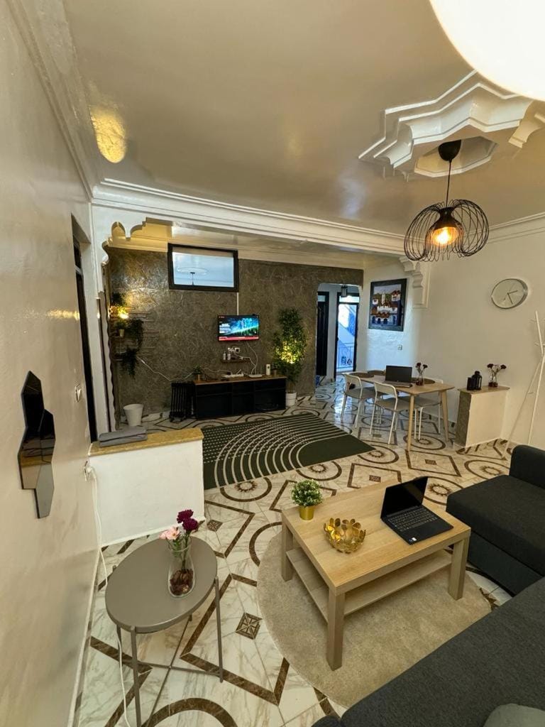 TV and multimedia, Seating area, Dining area