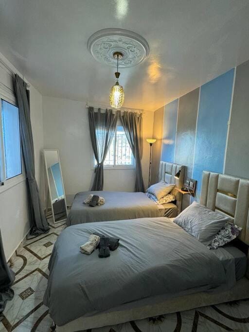 Bed, Living room, Photo of the whole room, Seating area, Bedroom, towels