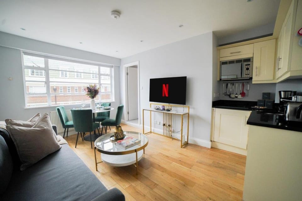 Art deco 1BR apartment in popular Chelsea area House in City of Westminster