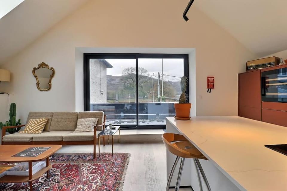 Appartement (8 pers.) design. Apartment in Wallonia, Belgium