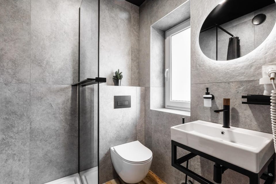 Shower, Toilet, Bathroom