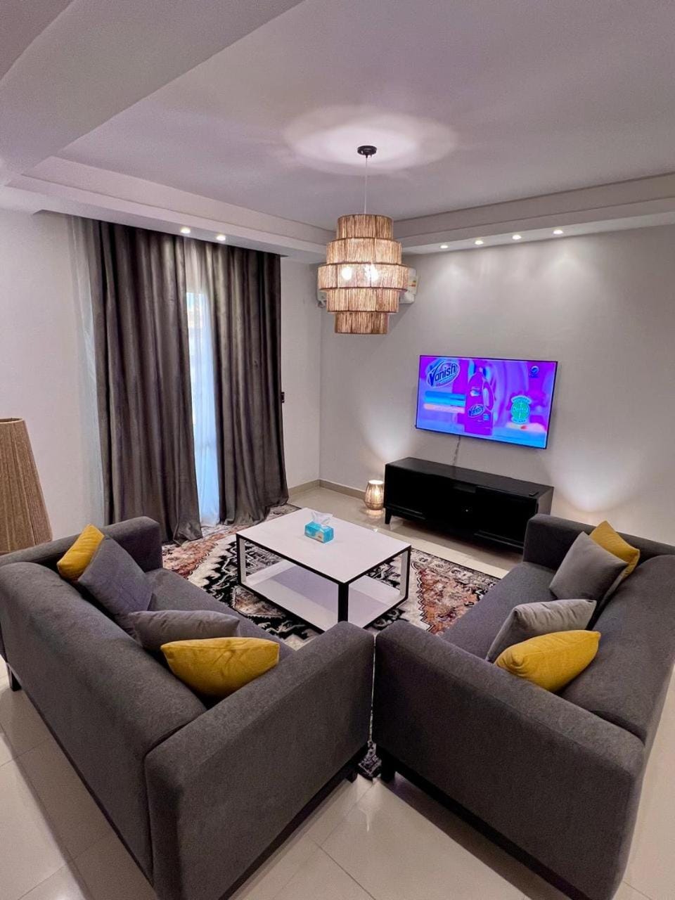 Communal lounge/ TV room, TV and multimedia, Living room, Seating area, Evening entertainment