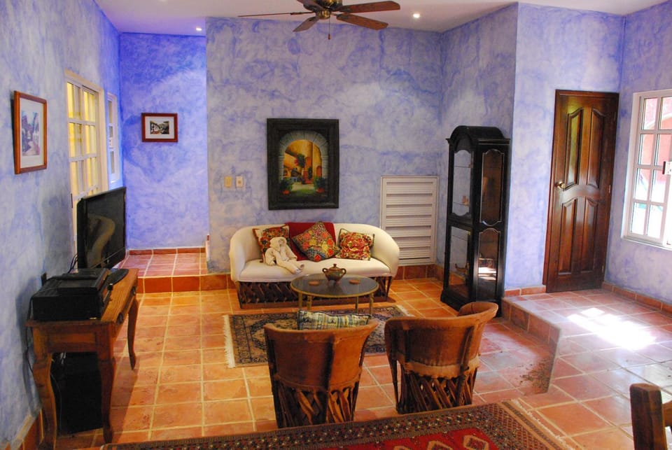 Bathroom, TV and multimedia, Living room, Seating area, Dining area, Evening entertainment, internet, air conditioner