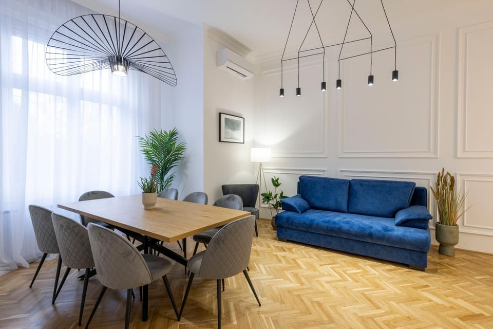Living room, Seating area, Dining area, air conditioner