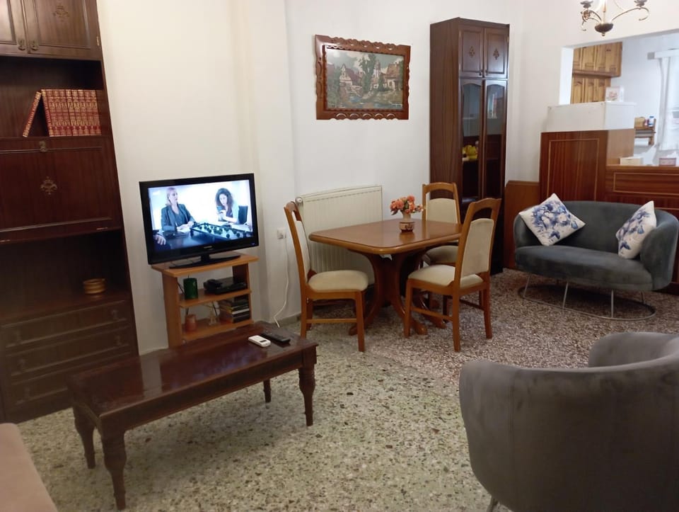 Communal lounge/ TV room, Dining area