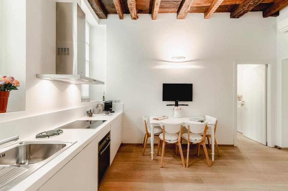 TV and multimedia, Dining area
