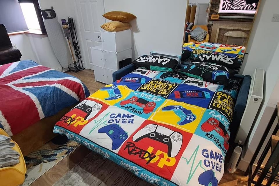 Bed, Bedroom