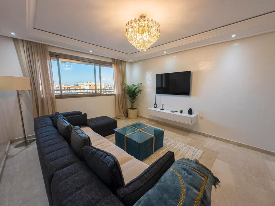 Communal lounge/ TV room, TV and multimedia, Living room, Seating area, Evening entertainment