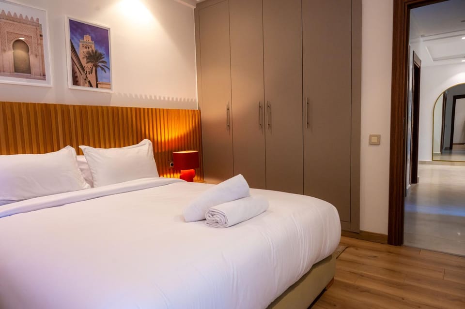 Bed, Photo of the whole room, Bedroom, towels, wardrobe