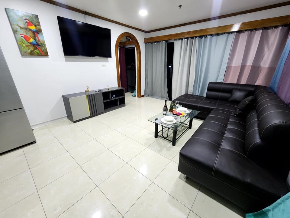 Communal lounge/ TV room, TV and multimedia, Seating area