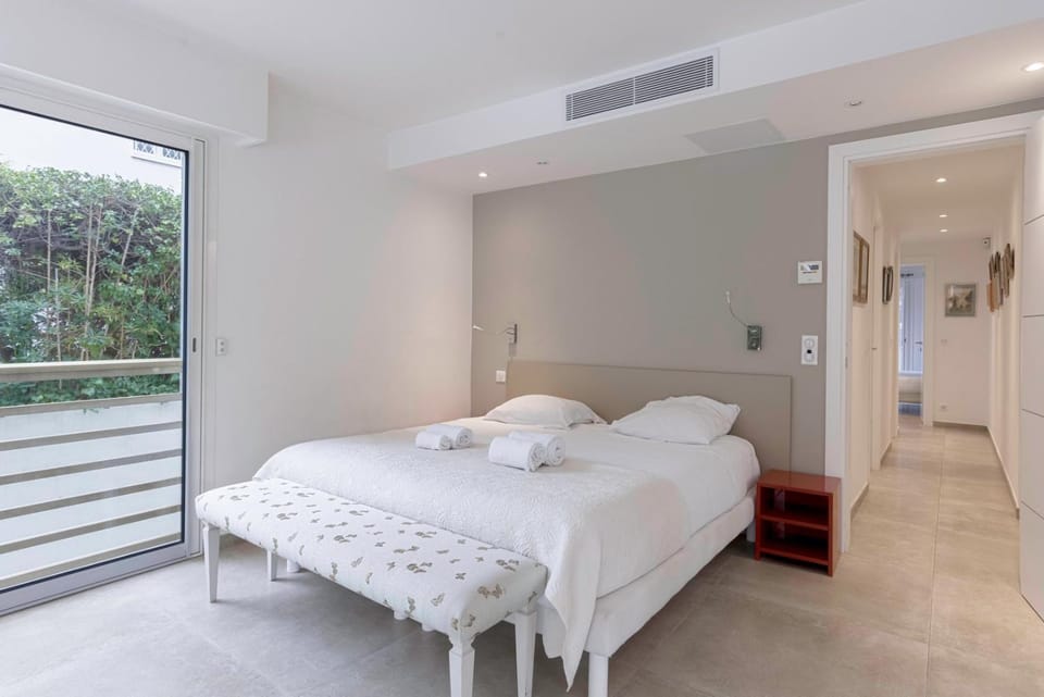 Jardin d'Azur – Terrace, Calm & Croisette Apartment in Cannes